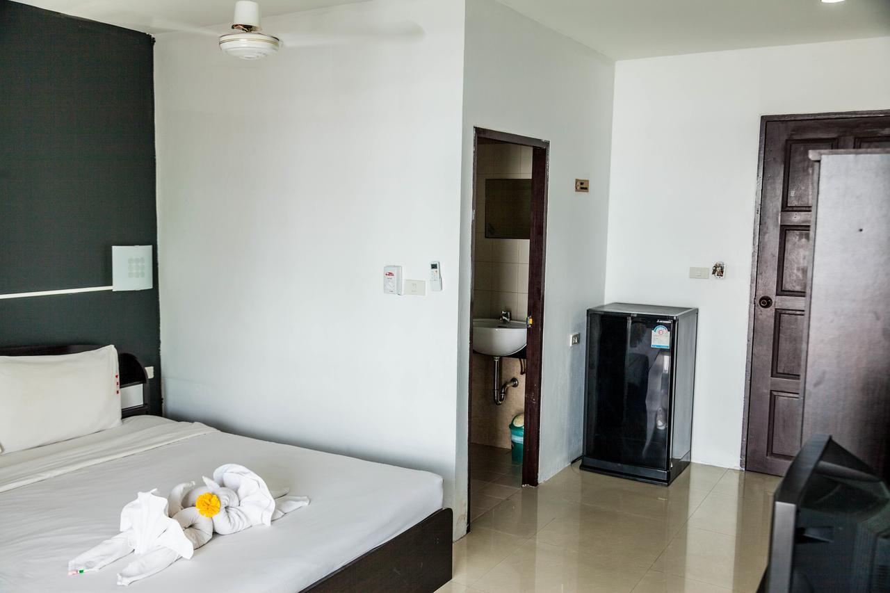Happy Fish Guesthouse Patong Εξωτερικό φωτογραφία